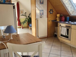 Küche mit Gespirrspüler etc.