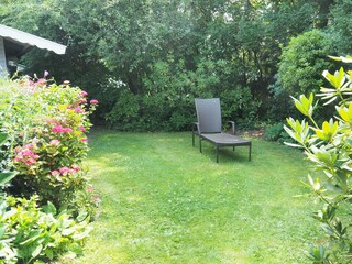 Gartenliege in Nische