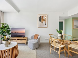 Apartment Broadbeach Features 13