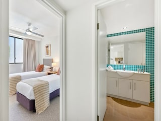 Apartment Broadbeach Features 20