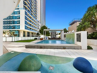 Apartment Broadbeach Features 15