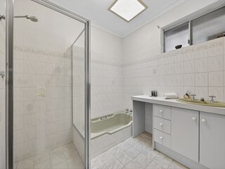 Apartment Welt Features 14