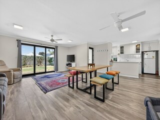 Apartment Welt Features 16