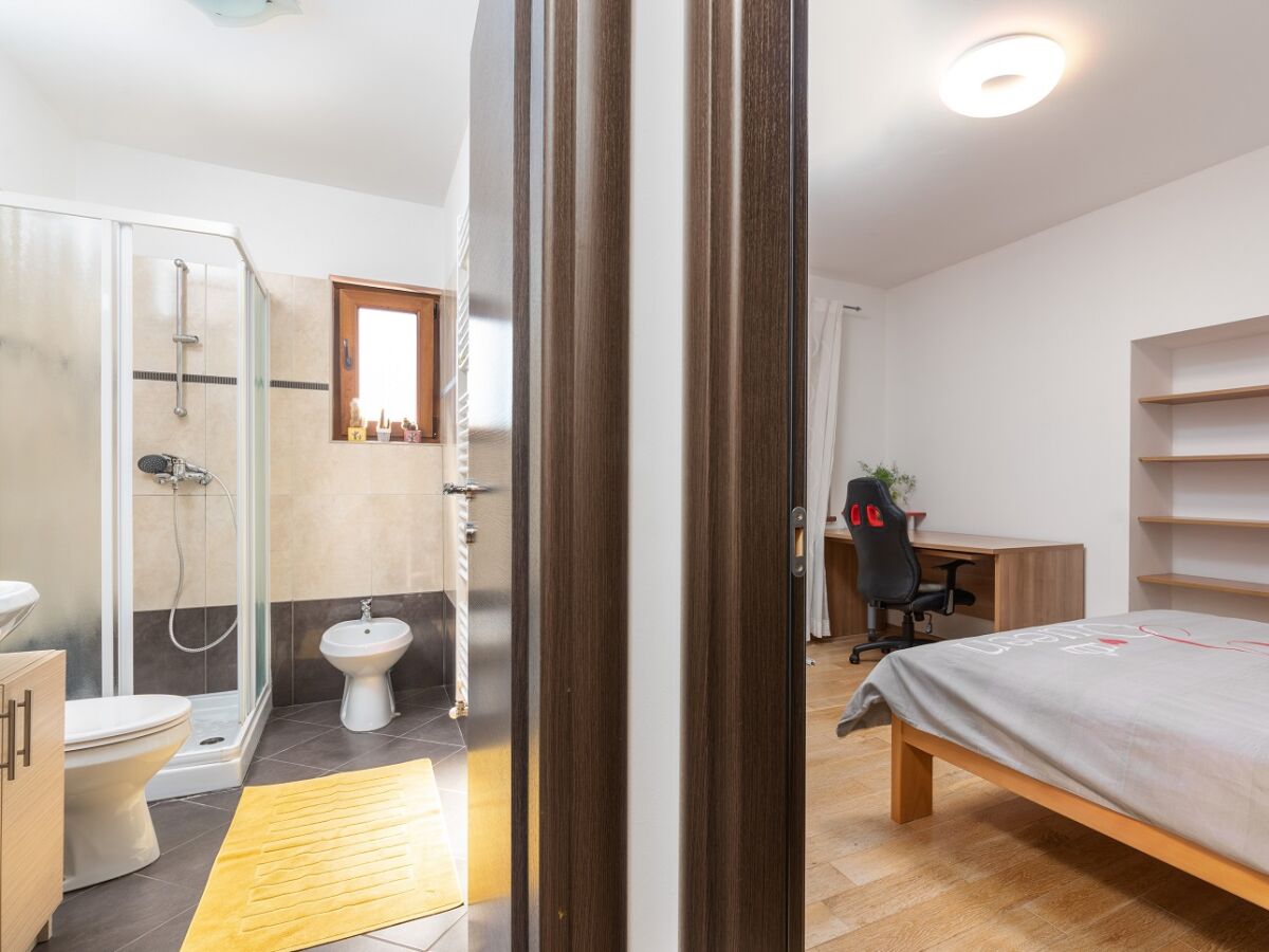 Badezimmer und Schafzimmer Nr. 2  im EG