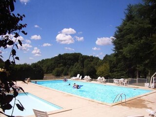 Ferienpark Gavaudun Außenaufnahme 4