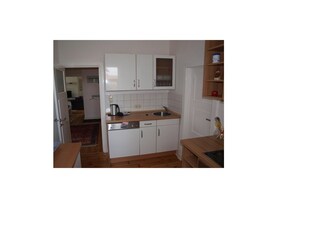 13. Küche mit Spülmaschine