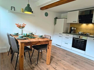 Moderne Küche mit viel Komfort für Selbstversorger