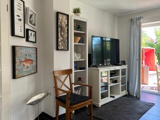 Wohnraum mit Blick zur Terrasse