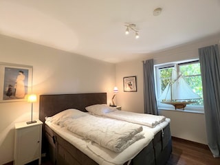 Schlafzimmer 1 mit Doppelbett