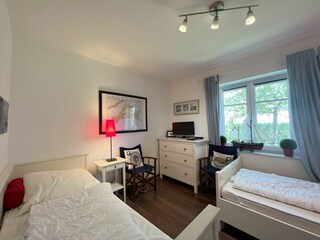 Schlafzimmer 2 mit 2 Einzelbetten