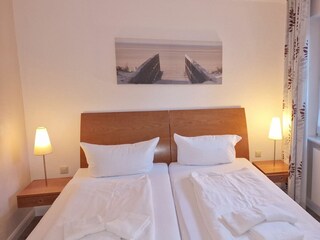 Schlafzimmer mit Doppelbett