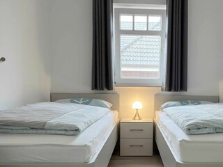 Schlafzimmer mit 2 Einzelbetten