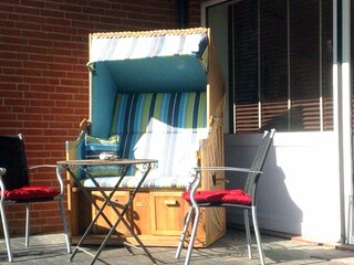 Terrasse mit Strandkorb