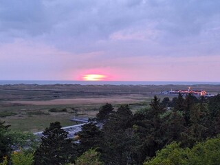 Sonnenuntergang mit Blick zur Seebruecke