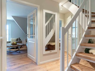 Eingangsbereich mit Blick zum Wohnzimmer