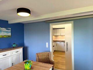 Blick vom Eßtisch in die Küche