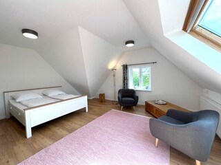 Schlafzimmer 2 mit Sitzecke