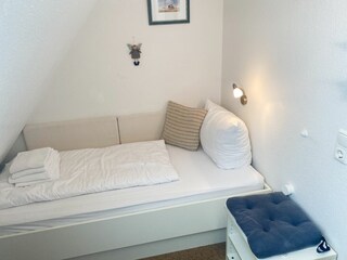 2. Schlafzimmer mit Einzelbett