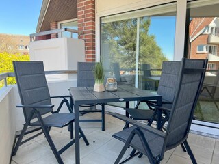 Balkon 1 mit Essplatz