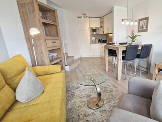 Wohnzimmer mit Blick zur Kueche