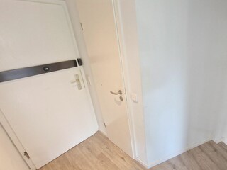 Flurbereich mit 4-Stufen zur Wohnzimmerebene