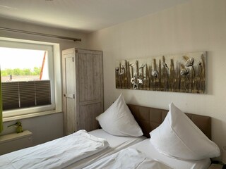 Schlafzimmer mit Doppelbett