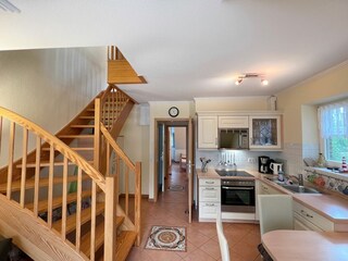 Treppe zur Schlafgalerie, Küche