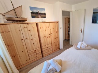 Schlafzimmer mit Doppelbett