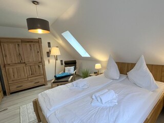 Schafraum 2 mit Relaxliege und TV