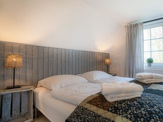 Schlafzimmer 1 mit Doppelbett