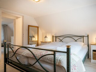 Schlafzimmer 2 mit Doppelbett