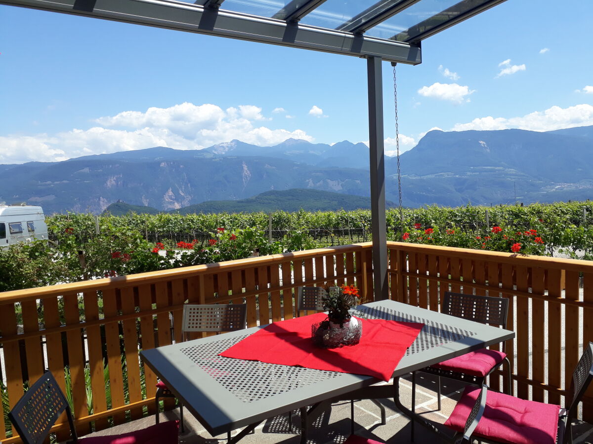 Schöner Ausblick von der neu überdachten Terrasse