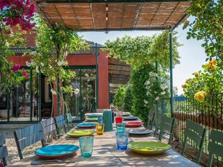 Villa Eyragues Outdoor Recording 15