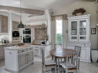 Villa Goult Features 15