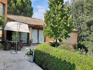 Villa Goult Outdoor Recording 5