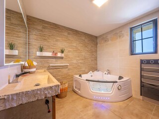 Villa Cairanne Features 50