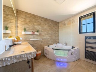 Villa Cairanne Features 51