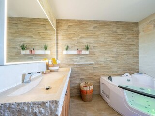 Villa Cairanne Features 52