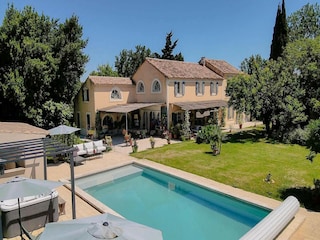 Villa Arles Außenaufnahme 10