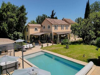 Villa Arles Outdoor Recording 10