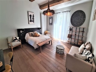 Villa Saint-Remy-de-Provence Features 55
