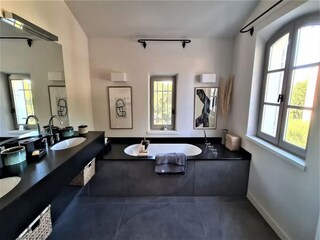 Villa Saint-Remy-de-Provence Features 65