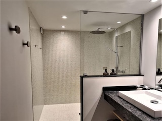 Villa Saint-Remy-de-Provence Features 64