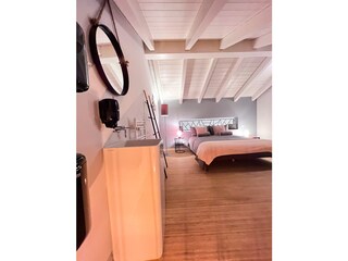 Waschbecken im zweiten Schlafzimmer