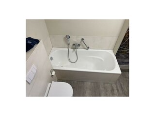Badezimmer mit Wanne