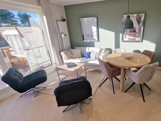 Wohnzimmer und Küche im Haus Atlantis Whg.06