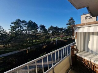 Balkon mit Strandkorb