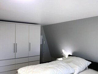 Kleiderschrank im 2 Schlafraum