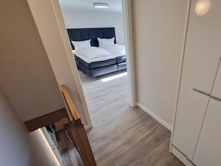 Flur mit Blick zum Schlafzimmer 2