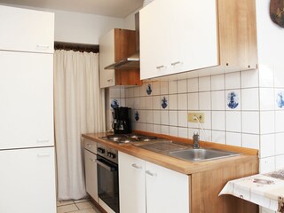 voll ausgestattete Küchenzeile